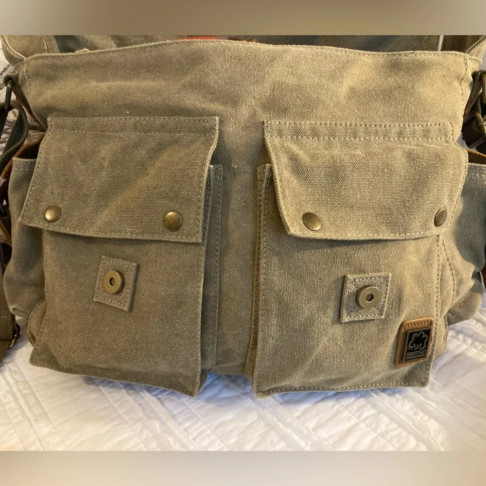 Stylish Olive Green Messenger Bag - Picture 4 of 14